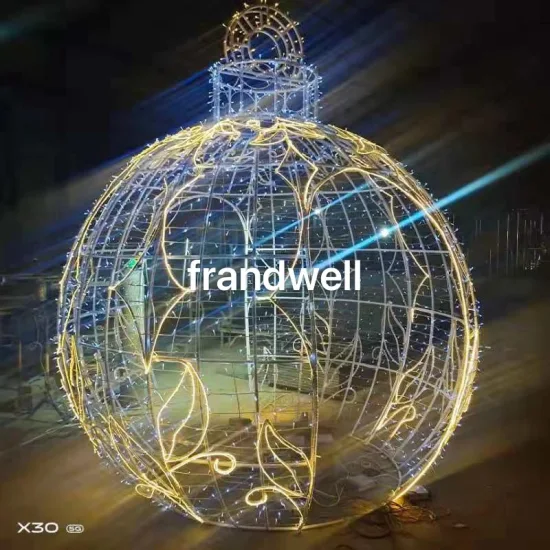 Décoration de Noël commerciale à travers une arche géante LED, lumières à motif de boule de noël à vendre